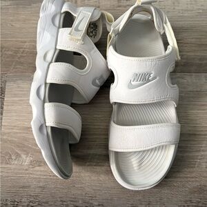 Nike White Adjustable Sport Sandals